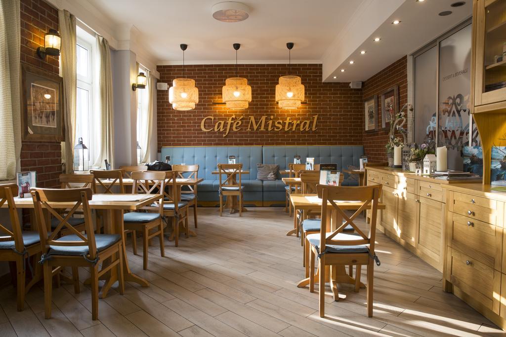 Hotel Mistral Ustka Esterno foto